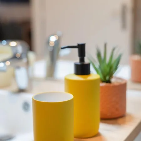 Serenite Totale : Ensoleille Apartamento Clichy