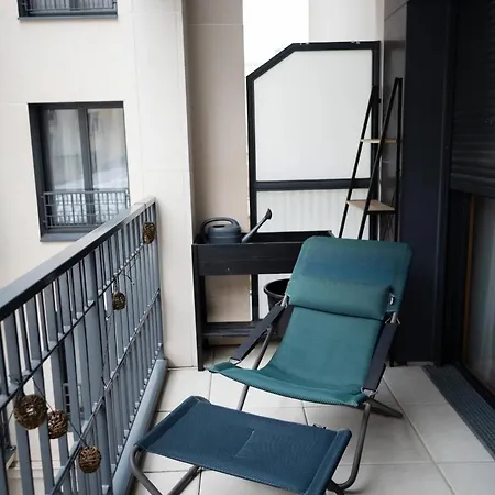 Serenite Totale : Ensoleille Apartamento